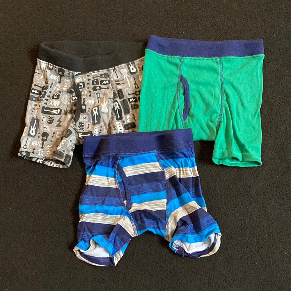 3/$20 - NWOT Three Hanes ComfortSoft Boxer Briefs - YS